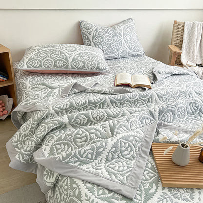 Jacquard-Tagesdecke mit geometrischem Blattmuster