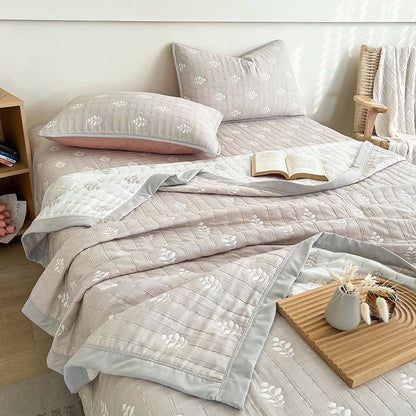 Weiche Jacquard-Bettdecke mit Blattmuster