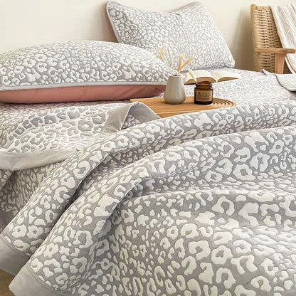Weiche Jacquard-Bettdecke mit Leopardenmuster