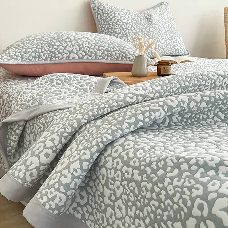 Weiche Jacquard-Bettdecke mit Leopardenmuster