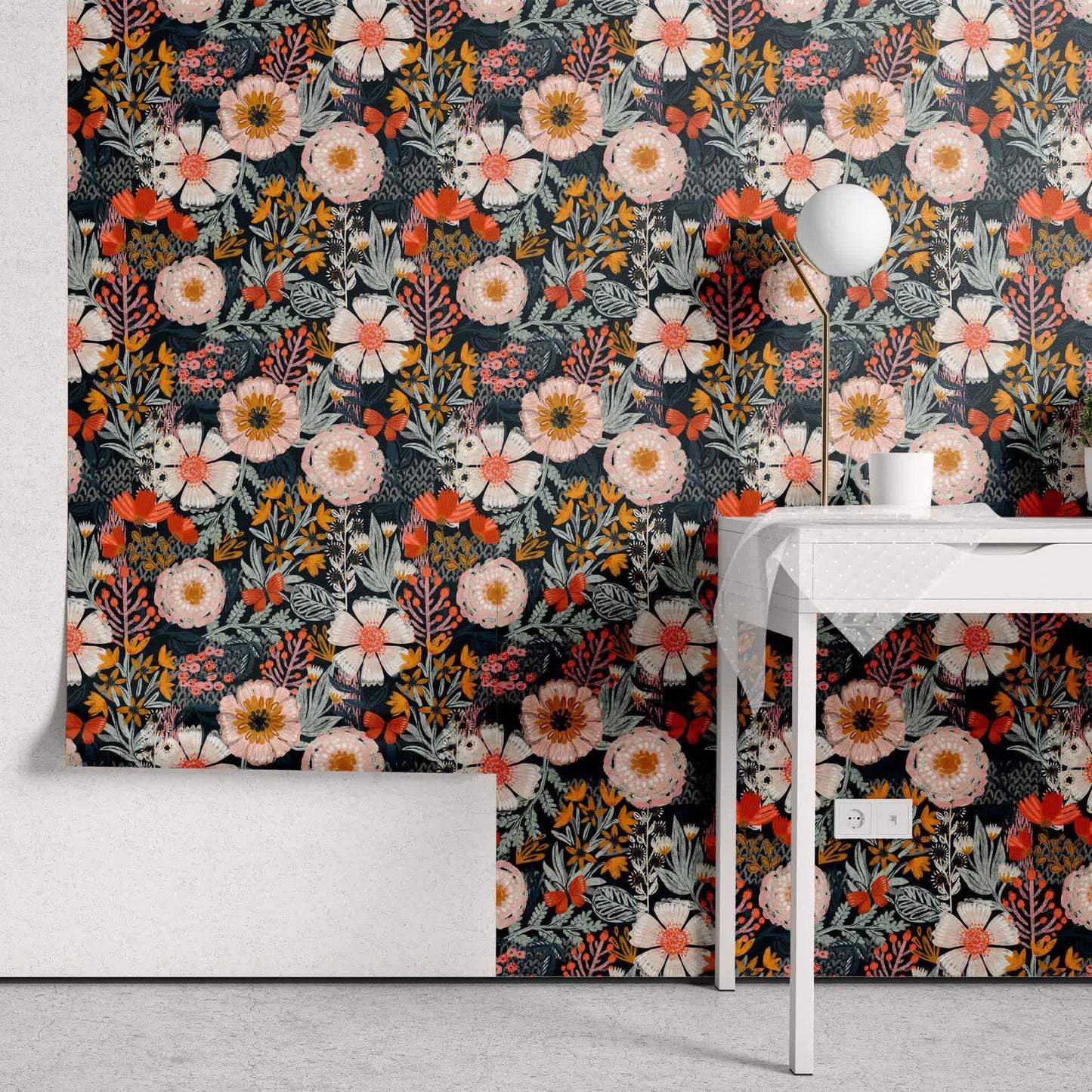 Elegante florale DIY-Tapete zum Abziehen und Aufkleben