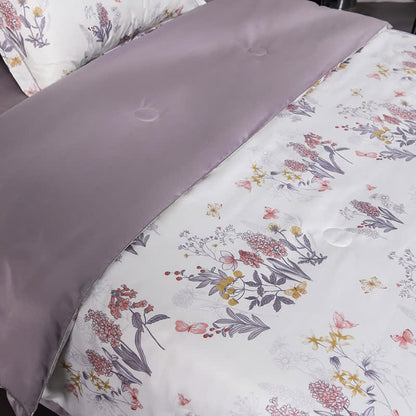 Elegante Sommer-Steppbettwäsche mit Blumenmuster