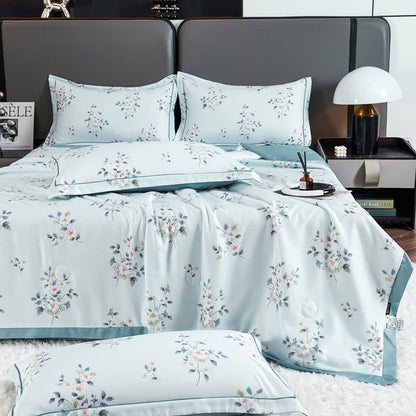 Rustikale, blaue, weiche Sommer-Steppdecke mit Blumenmuster