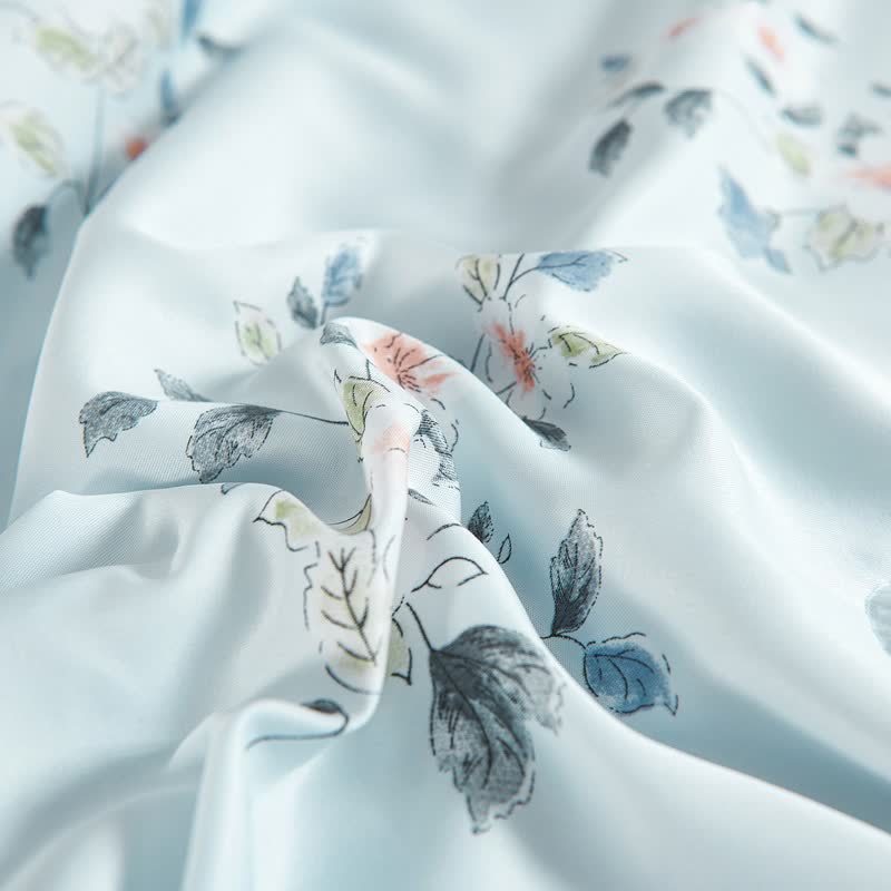 Rustikale, blaue, weiche Sommer-Steppdecke mit Blumenmuster