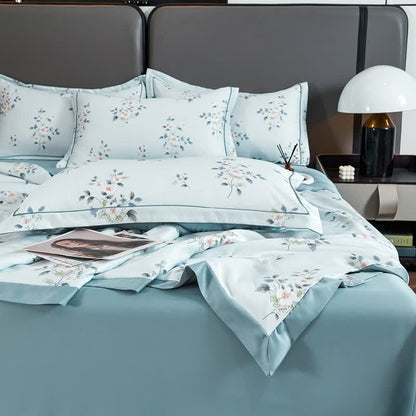 Rustikale, blaue, weiche Sommer-Steppdecke mit Blumenmuster