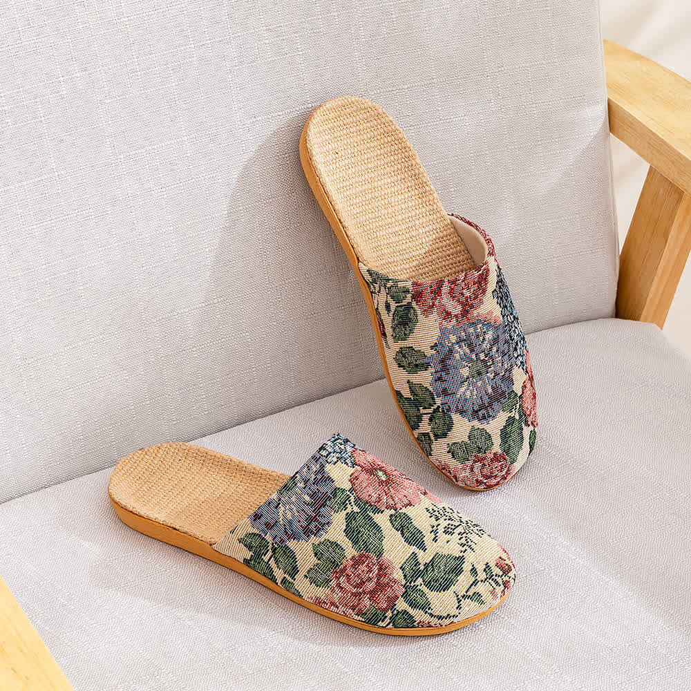 Rutschfeste Hausschuhe mit weicher Sohle und Blumenmuster