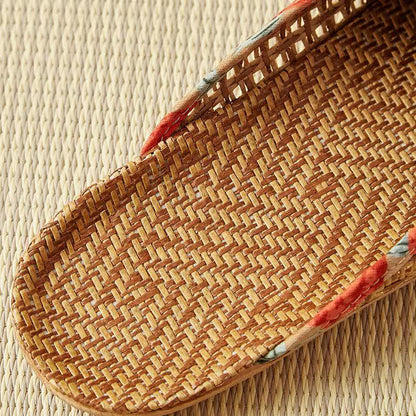 Hausschuhe aus gewebtem Leinen mit Schleife aus Rattan