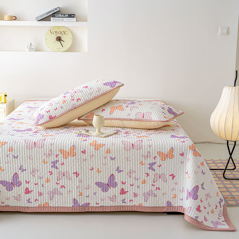 Bettdecke im rustikalen Stil mit Schmetterlingsdruck