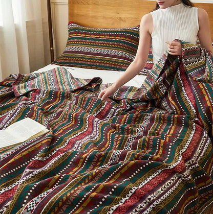 Steppdecke im Retro-Ethno-Stil aus Baumwollgaze