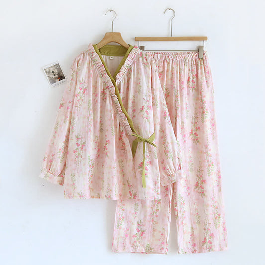 Loungewear-Set aus Baumwollgaze mit Rosendruck und asymmetrischer Vorderseite