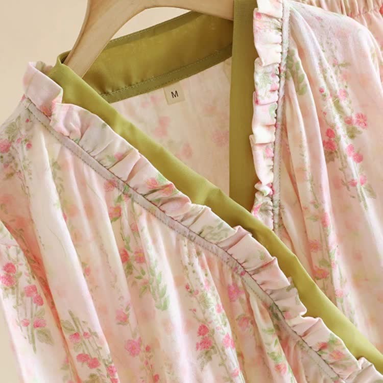 Loungewear-Set aus Baumwollgaze mit Rosendruck und asymmetrischer Vorderseite
