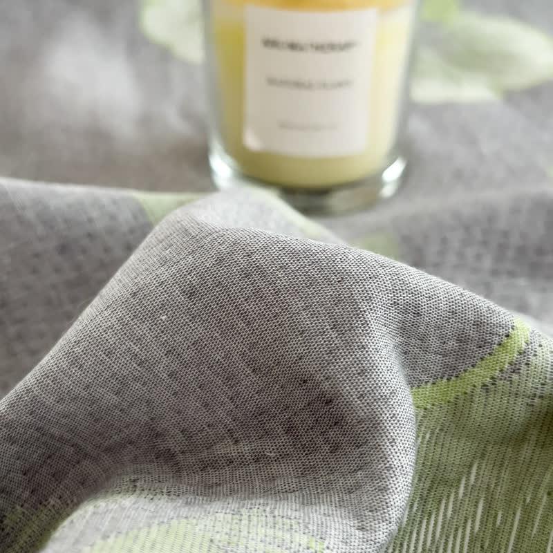 Wende-Bettdecke aus Baumwollgaze mit Ginkgoblättern