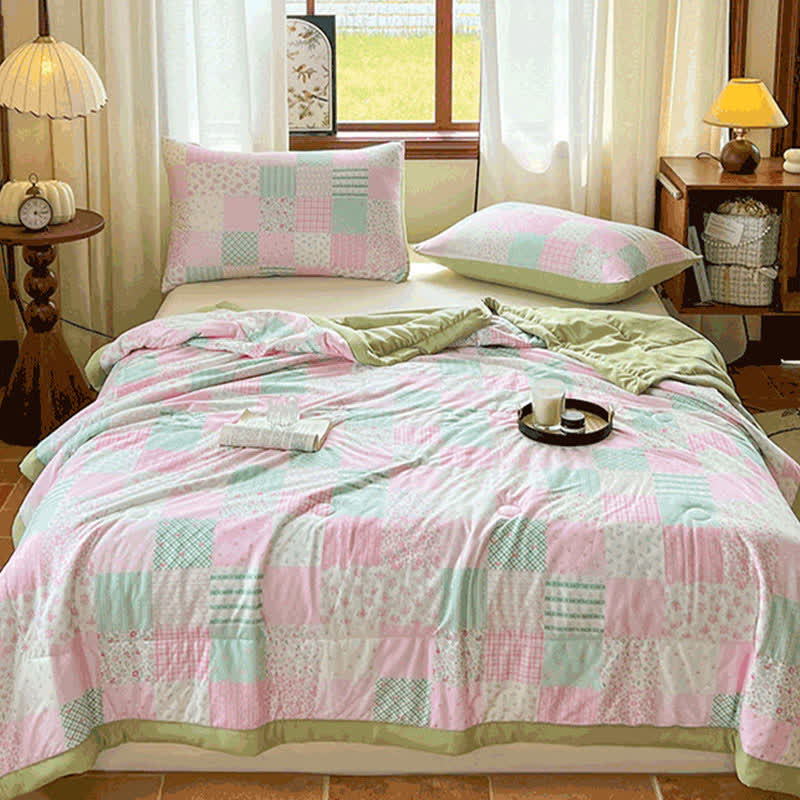 Patchwork-Sommersteppdecke aus doppellagiger Gaze aus Baumwolle mit Blumenmuster