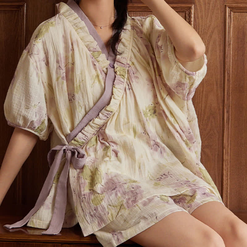 Elegantes, kurzärmliges Pyjama-Set ohne BH mit Blumenmuster