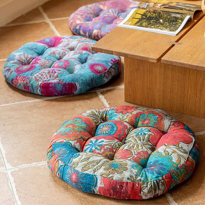 Dekoratives, bequemes Bodenkissen mit Blumenmuster im Bohemian-Stil