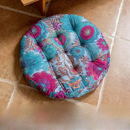 Dekoratives, bequemes Bodenkissen mit Blumenmuster im Bohemian-Stil