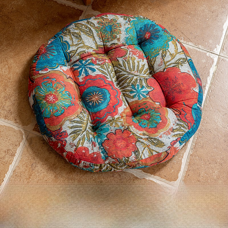 Dekoratives, bequemes Bodenkissen mit Blumenmuster im Bohemian-Stil
