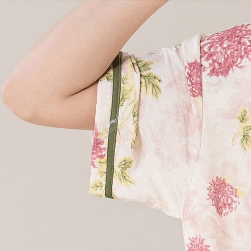 Gepolstertes Nachthemd im Landhausstil mit Blumenmuster und kurzen Ärmeln und Tasche