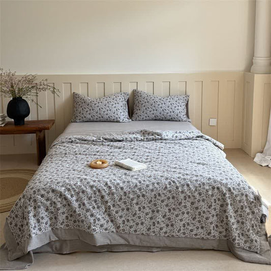 Rustikale Sommersteppdecke aus garngefärbtem Baumwoll-Jacquard mit Blumenmuster