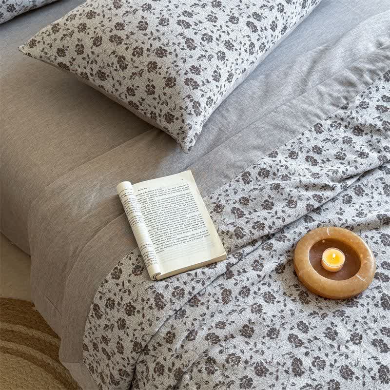 Rustikale Sommersteppdecke aus garngefärbtem Baumwoll-Jacquard mit Blumenmuster