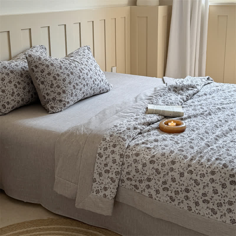 Rustikale Sommersteppdecke aus garngefärbtem Baumwoll-Jacquard mit Blumenmuster
