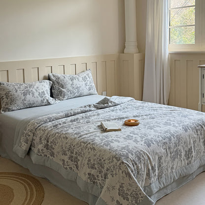 Elegante Sommerdecke aus garngefärbter Pflanzenbaumwolle im Jacquard-Stil