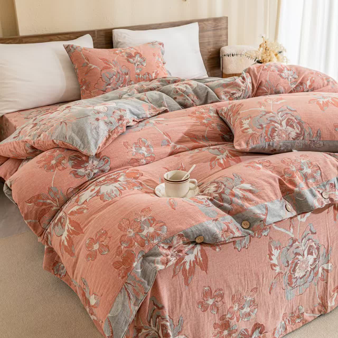 Wendbares Bettwäscheset aus Baumwollgaze mit Blumenmuster und Knöpfen (4-teilig)