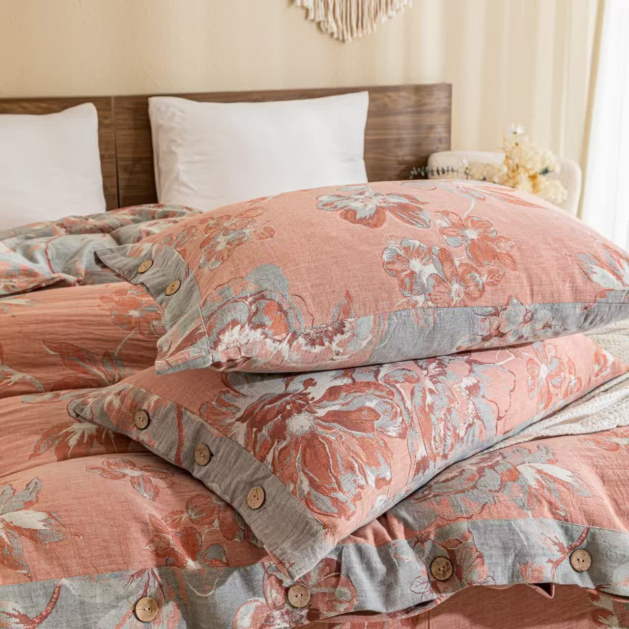 Wendbares Bettwäscheset aus Baumwollgaze mit Blumenmuster und Knöpfen (4-teilig)