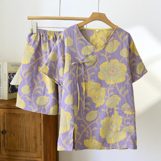 Elegantes Pyjama-Set aus Baumwollgaze mit Blumenmuster und V-Ausschnitt