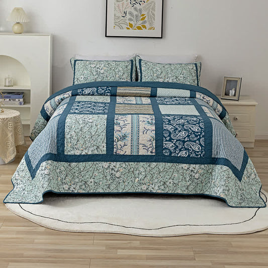 Patchworkdecke aus Baumwolle mit kariertem botanischem Druck
