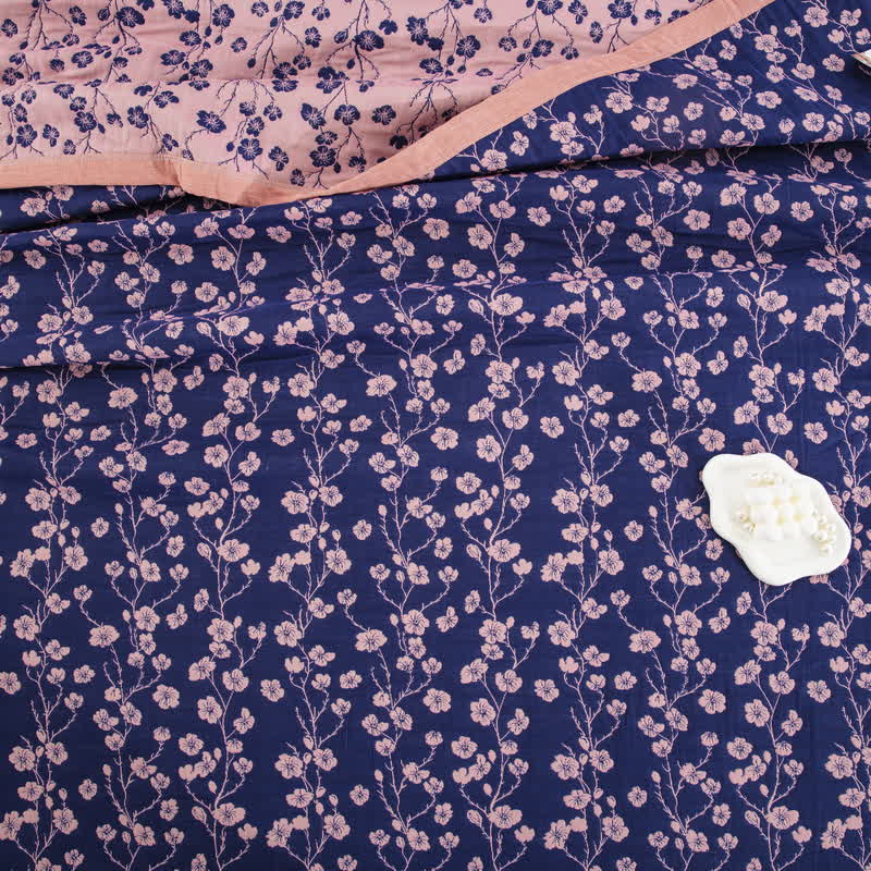 Wendesteppdecke aus Baumwollgaze-Jacquard mit pastoralem Blumenmuster