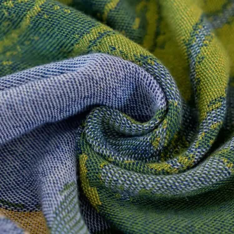 Kühlende Sommerdecke mit Narzissen-Print