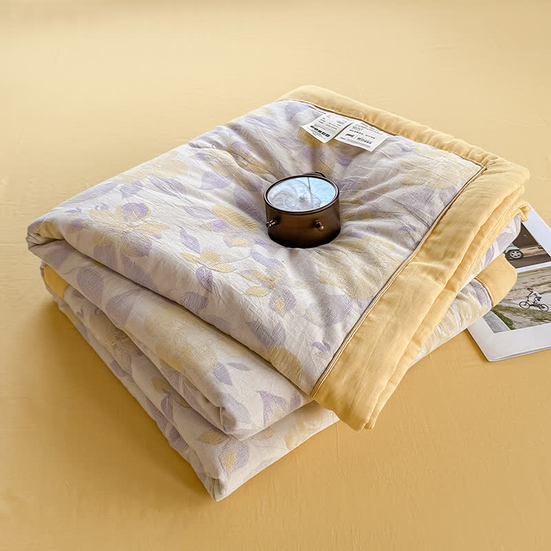 Elegante Sommerdecke aus reiner Baumwolle mit Blumenmuster und zweilagiger Gaze