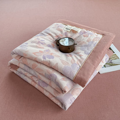 Elegante Sommerdecke aus reiner Baumwolle mit Blumenmuster und zweilagiger Gaze