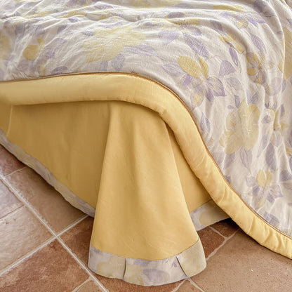 Elegante Sommerdecke aus reiner Baumwolle mit Blumenmuster und zweilagiger Gaze