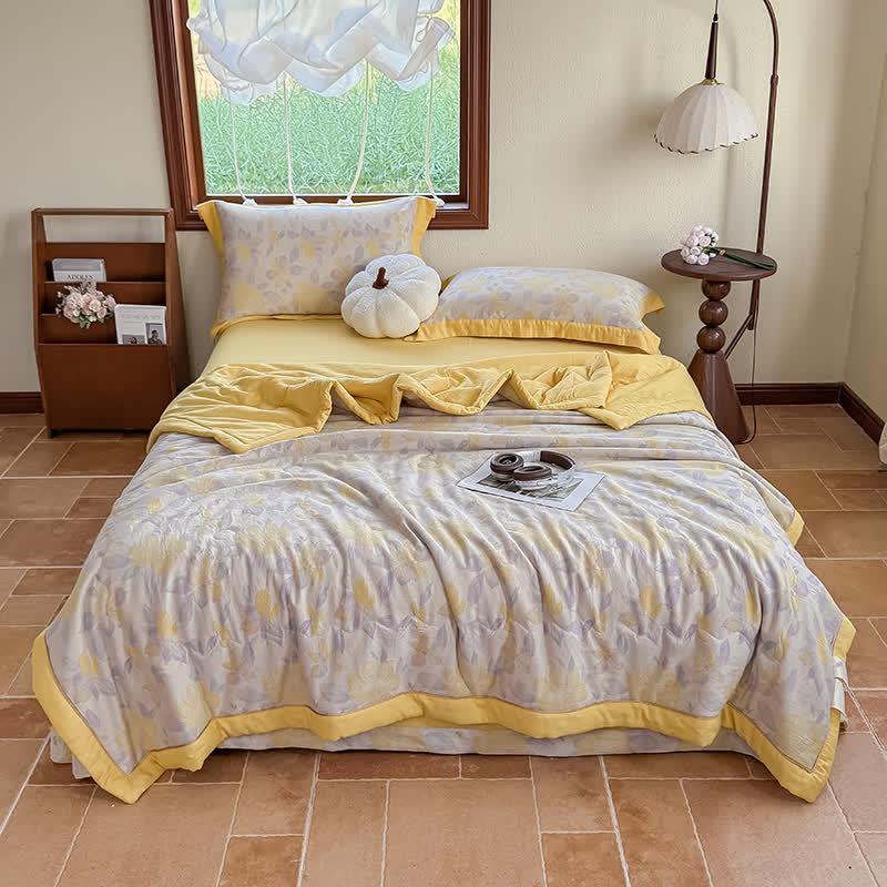 Elegante Sommerdecke aus reiner Baumwolle mit Blumenmuster und zweilagiger Gaze
