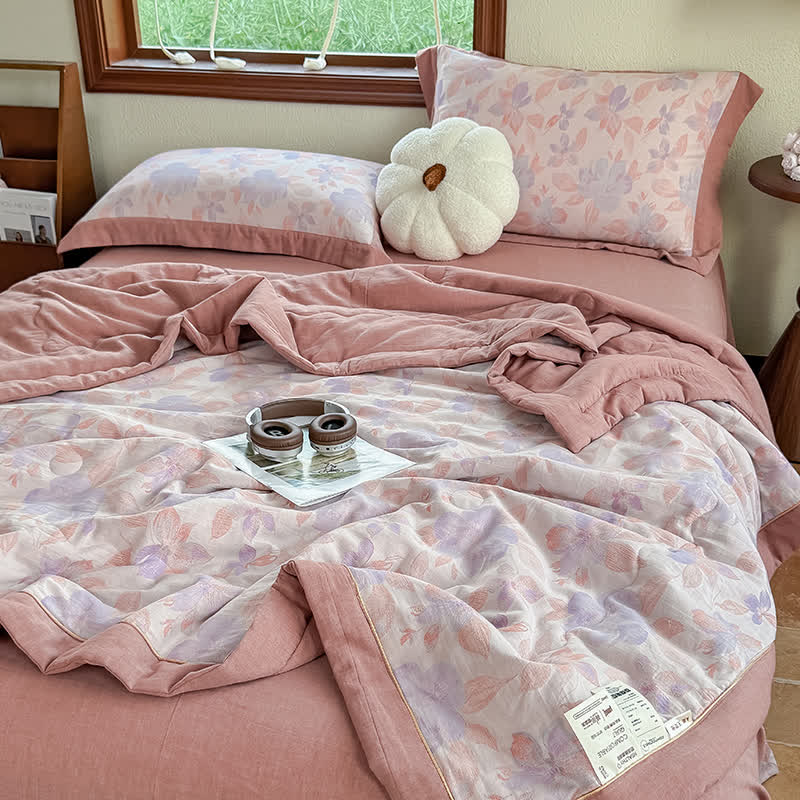 Elegante Sommerdecke aus reiner Baumwolle mit Blumenmuster und zweilagiger Gaze
