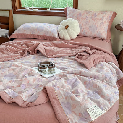 Elegante Sommerdecke aus reiner Baumwolle mit Blumenmuster und zweilagiger Gaze