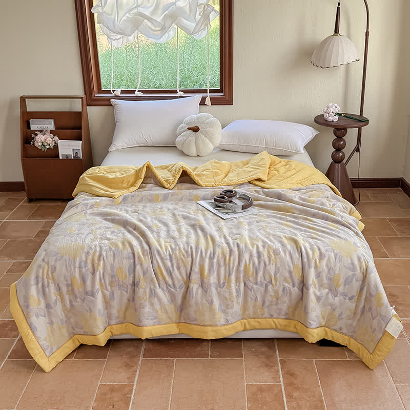 Elegante Sommerdecke aus reiner Baumwolle mit Blumenmuster und zweilagiger Gaze