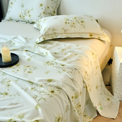 Seidig weiche Sommerdecke mit Schmetterlings-Blumenmuster