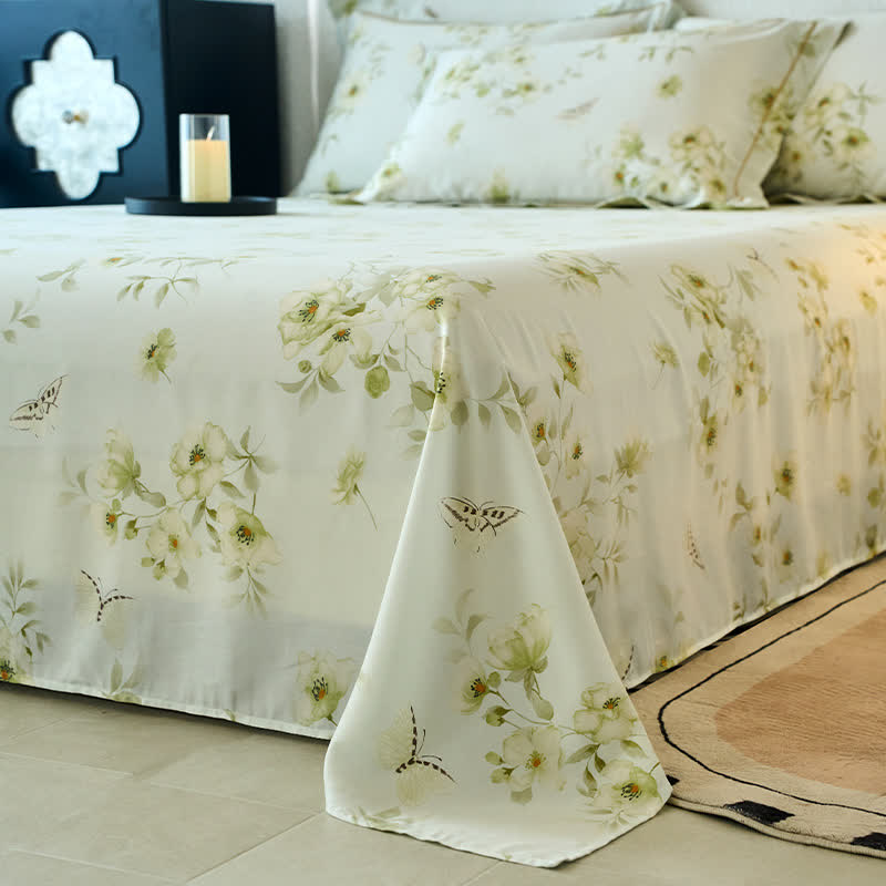 Seidig weiche Sommerdecke mit Schmetterlings-Blumenmuster