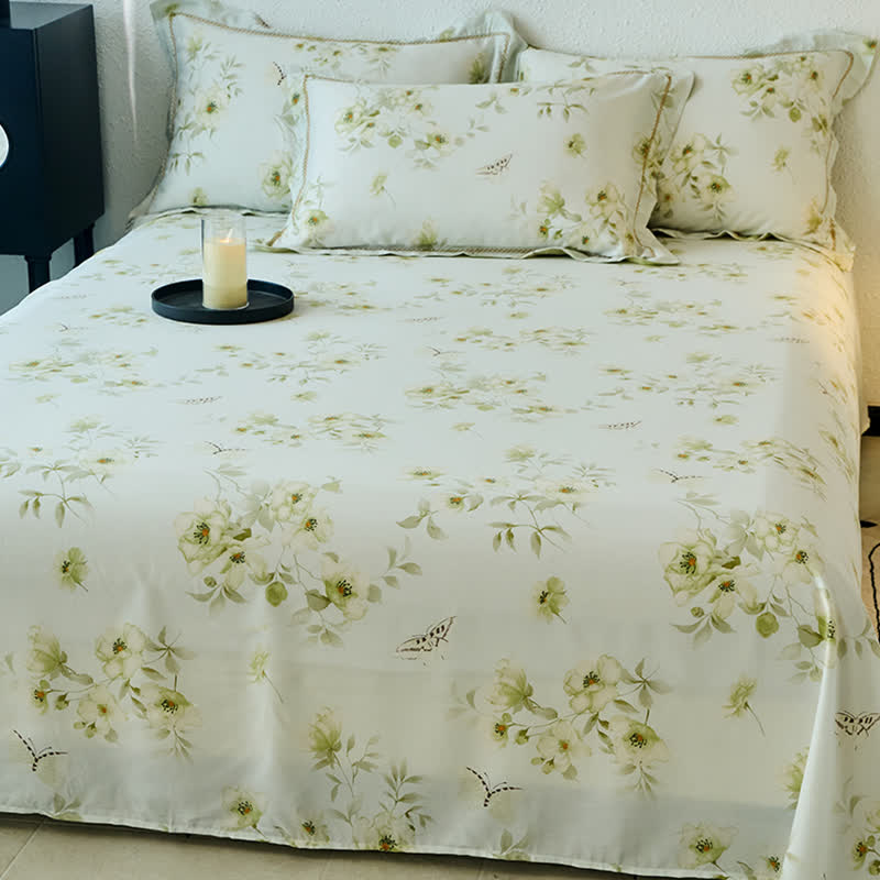 Seidig weiche Sommerdecke mit Schmetterlings-Blumenmuster