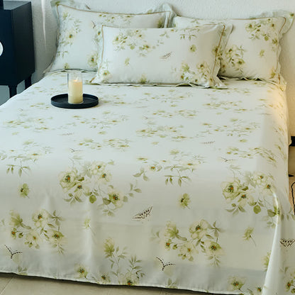 Seidig weiche Sommerdecke mit Schmetterlings-Blumenmuster