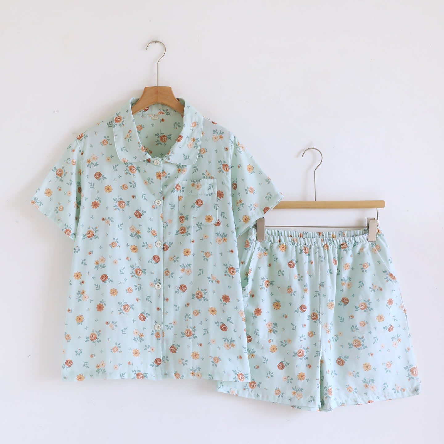 Rustikales Pyjama-Set aus doppelter Baumwollgaze mit Blumenmuster