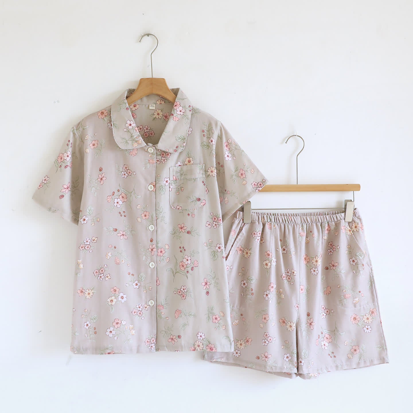 Rustikales Pyjama-Set aus doppelter Baumwollgaze mit Blumenmuster