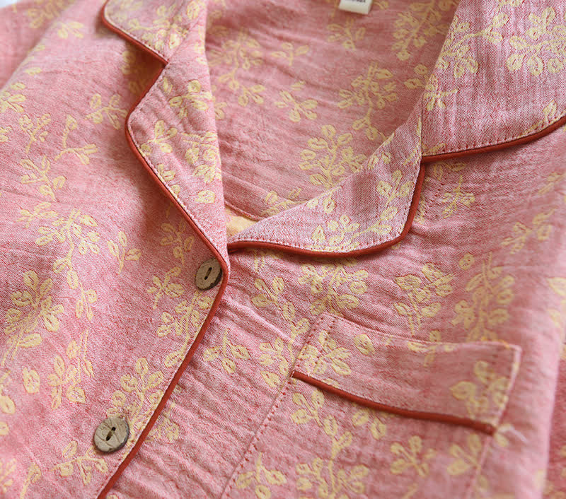 Pyjama mit floralem Revers aus garngefärbtem Baumwolljacquard