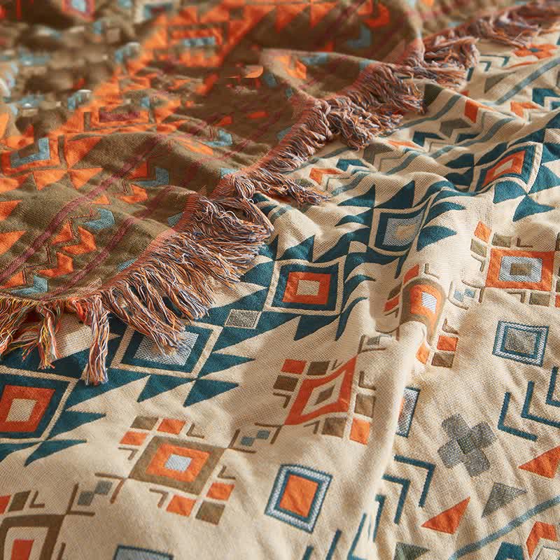 Boho-Steppdecke aus Baumwollgaze mit geometrischem Muster