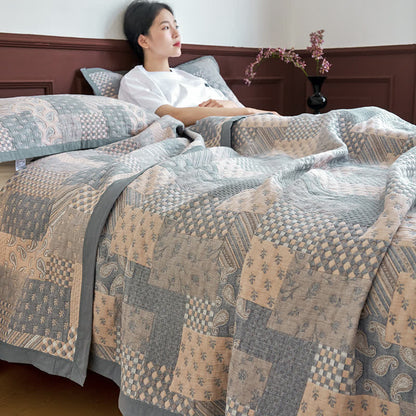 Tagesdecke aus Baumwollmusselin mit Patchwork-Karomuster