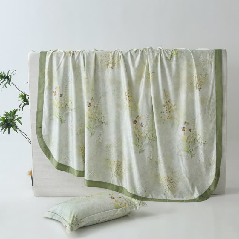Kühle Tagesdecke aus Naturfaser mit Hibiskus-Print
