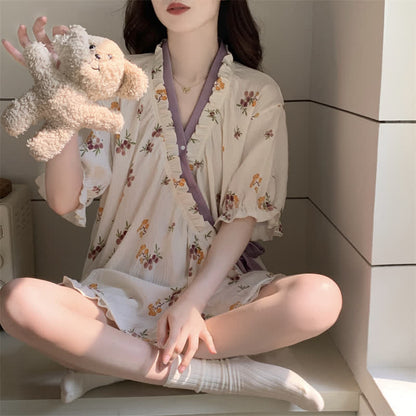 Pyjama-Set mit Blumenmuster und Rüschenärmeln